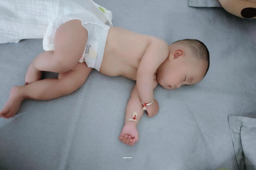 慈利孕妇肚子一跳一跳